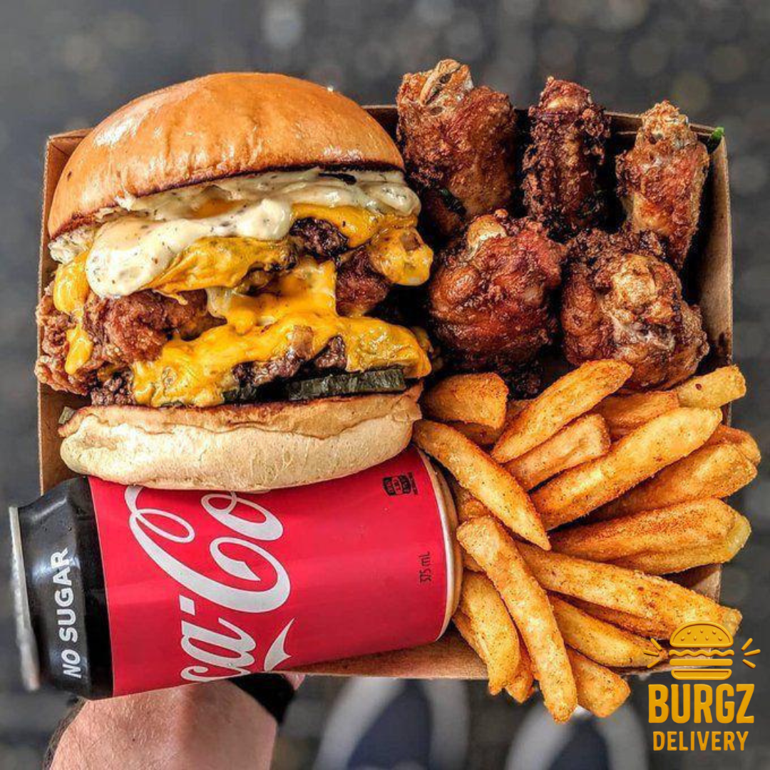 COMBO SOLTEIRO - 1x Classic Chicken Cheese + Coca-Cola Lata + 500g Fritas + 500g de Frango Frito